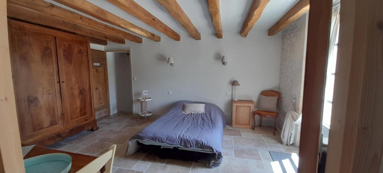 Suite De Charme Dans Une Maison Charentaise Cozes Exterior foto