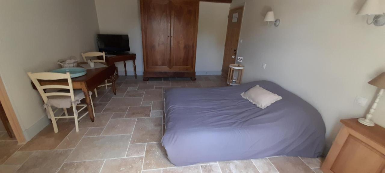 Suite De Charme Dans Une Maison Charentaise Cozes Exterior foto