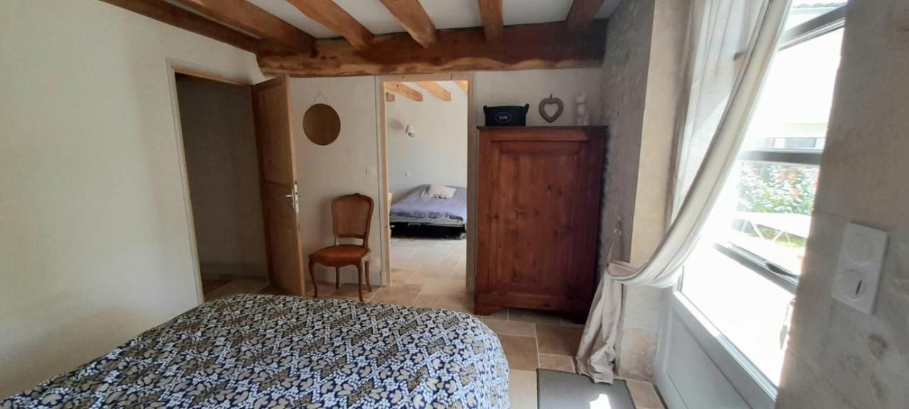 Suite De Charme Dans Une Maison Charentaise Cozes Exterior foto
