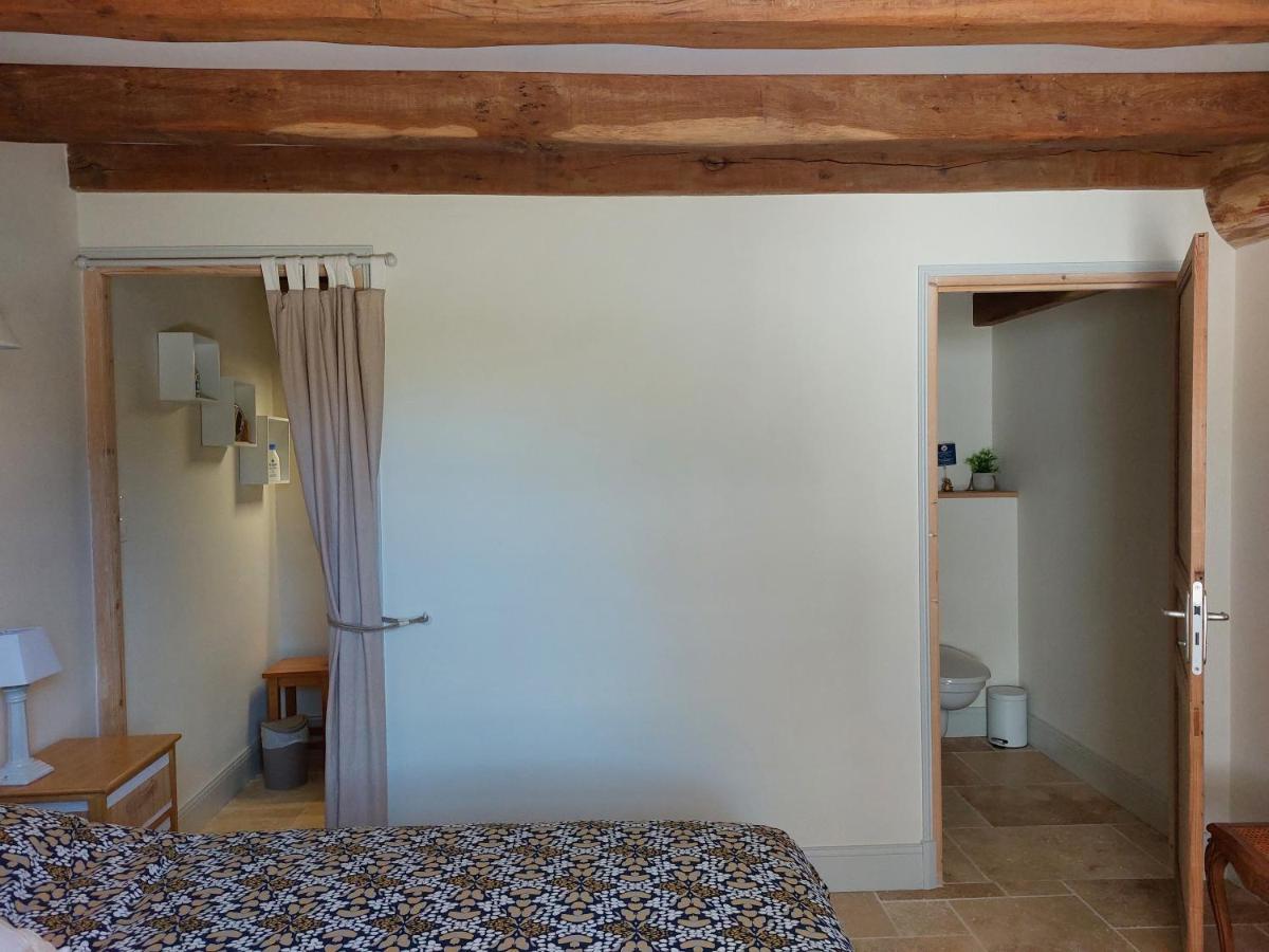 Suite De Charme Dans Une Maison Charentaise Cozes Exterior foto